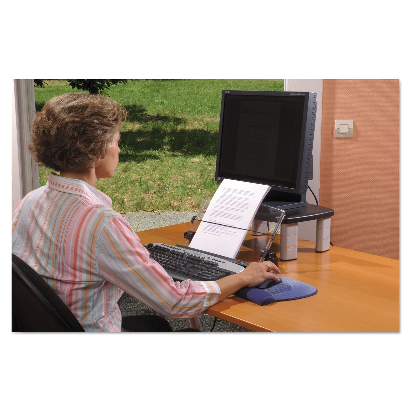 DH630 3M(TM) Desktop Document Holder 14 in x 12 in x 3 in